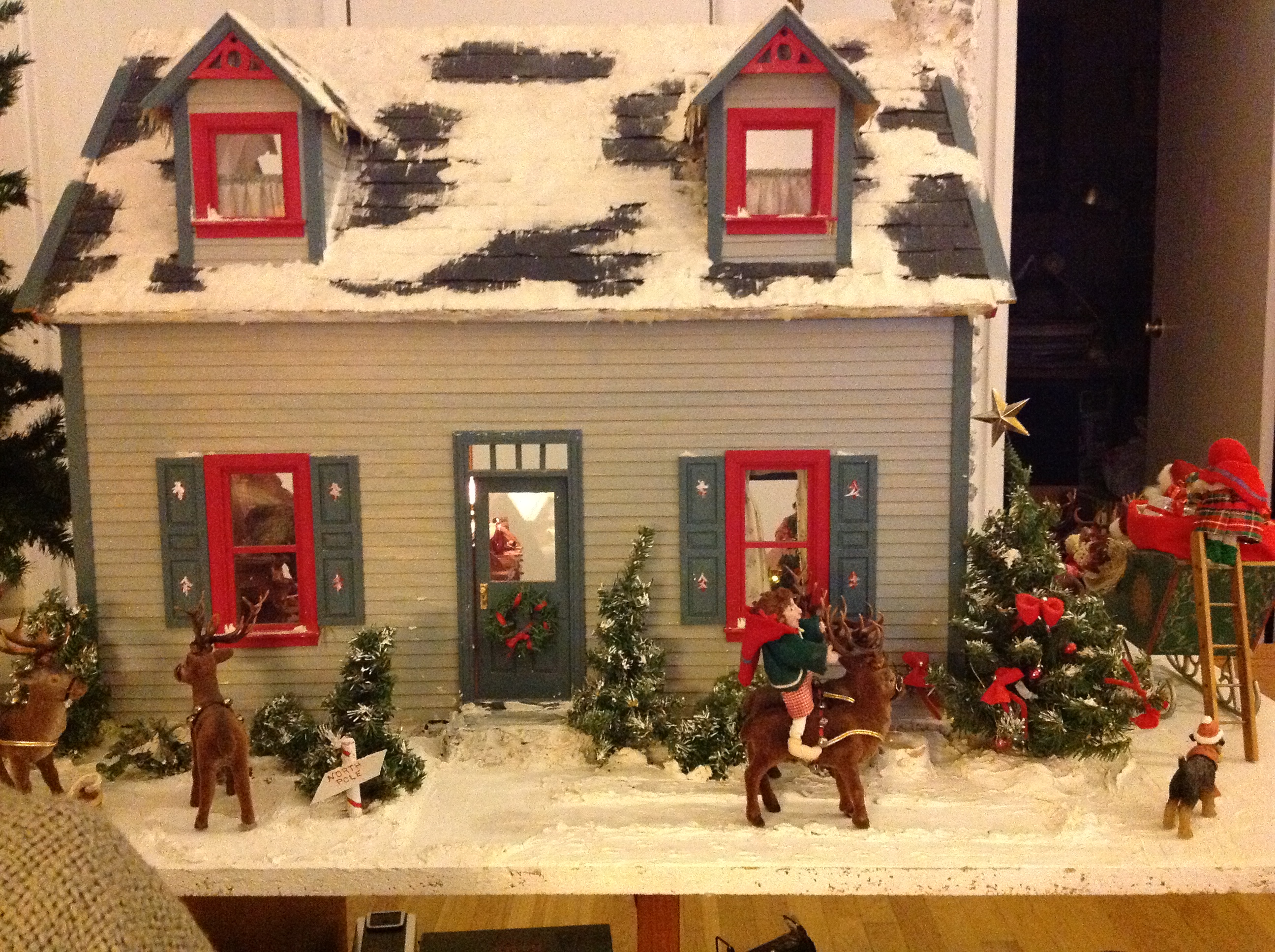 christmas dolls house